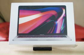 Macbook Pro 13 inch 2020 SILVER (MYDA2) CHIP M1/ 8G/ 256G/  LIKE NEW MỸ ( liên hệ )